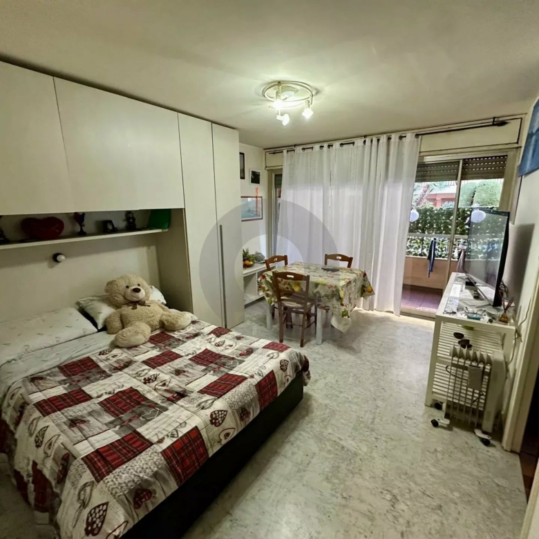 Studio Menton centre proche mer