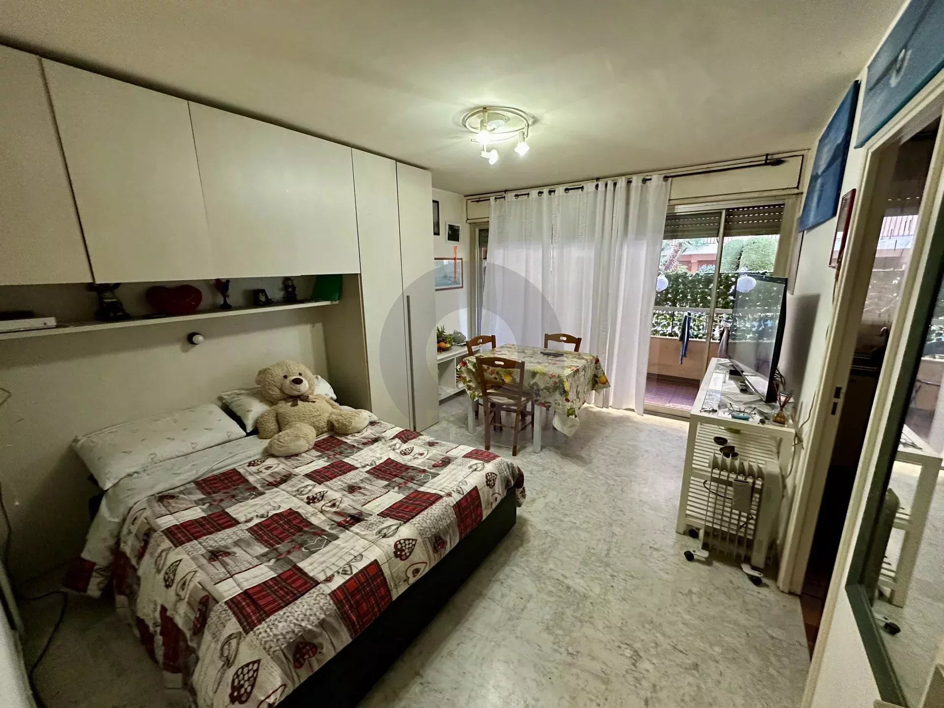 Studio Menton centre proche mer