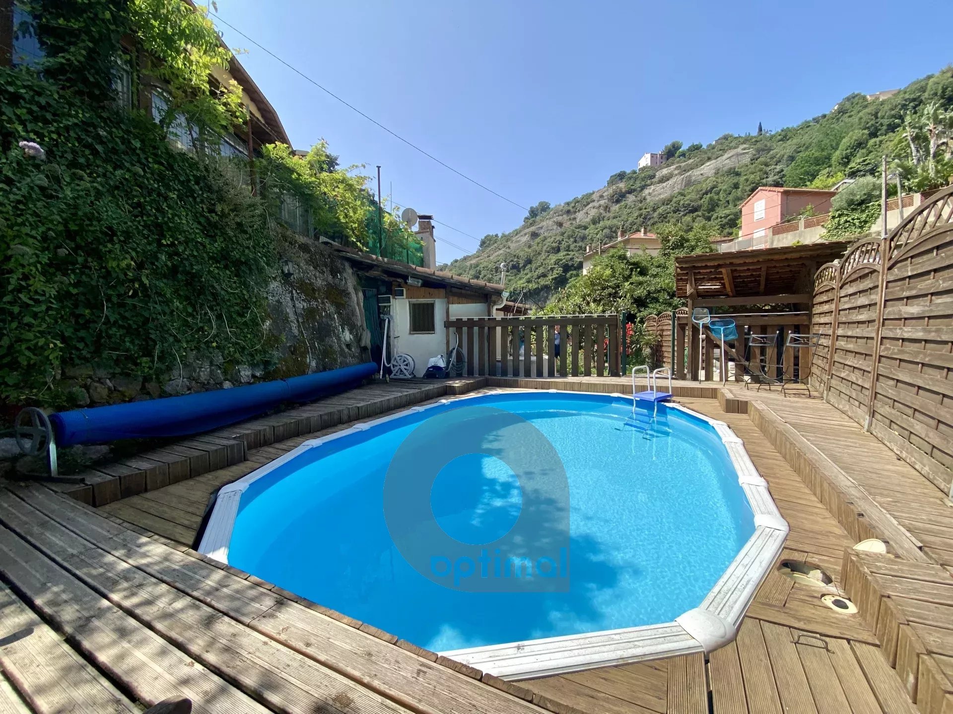 Maison individuelle 4 pièces – Terrasse & Piscine – Accès pédestre