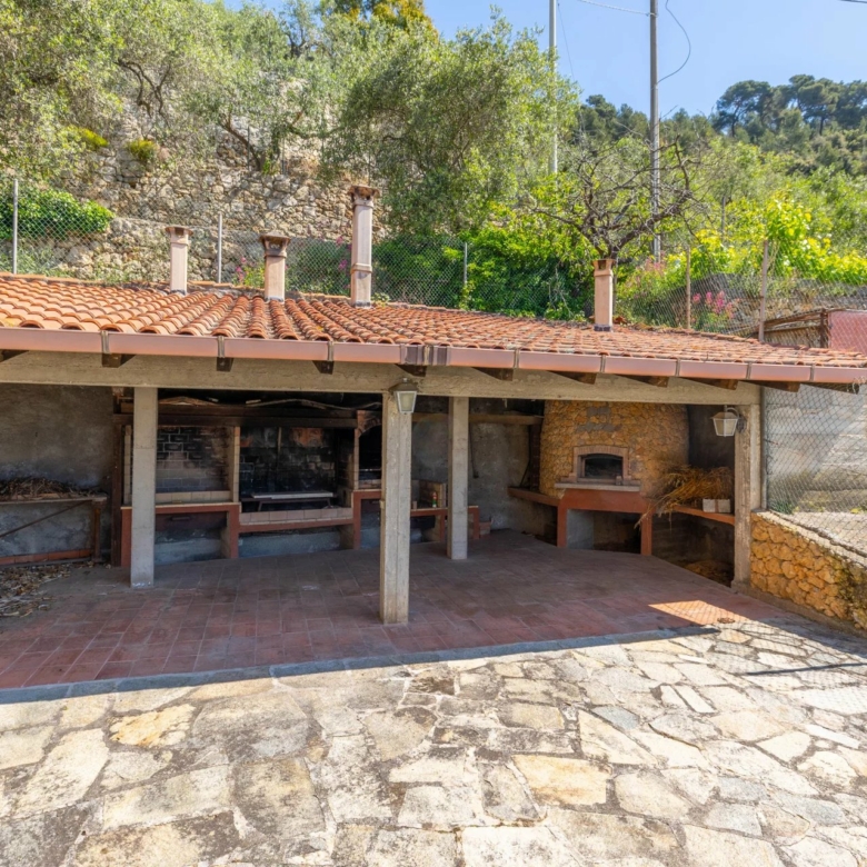 Charmante villa à San Lorenzo avec vue panoramique sur la mer et les montagnes