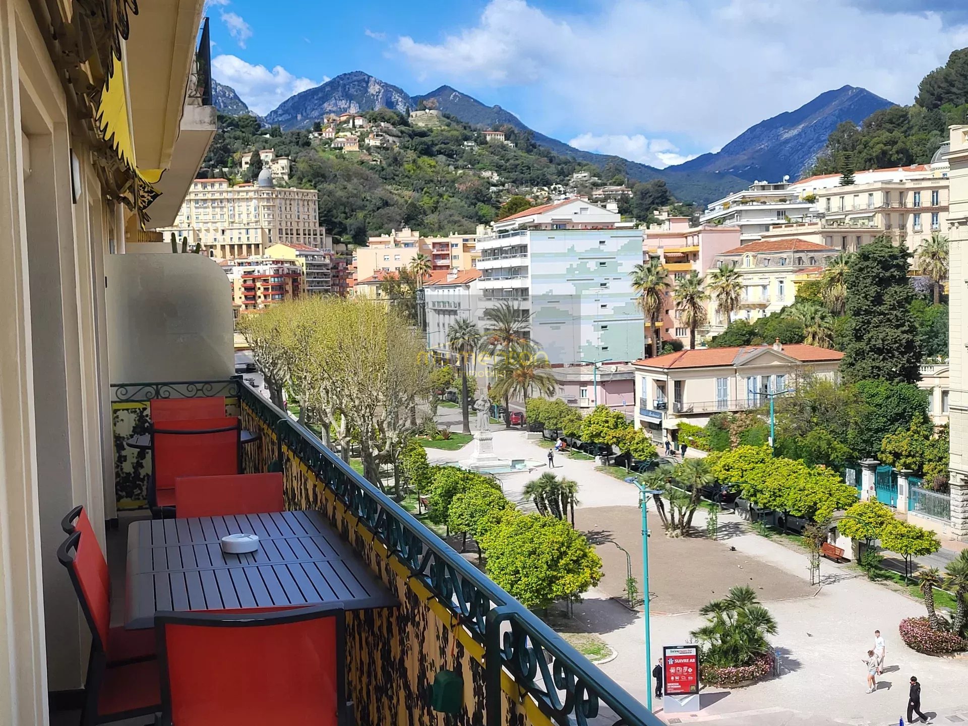 Appartement d’exception – Dernier étage, balcons et vue mer – Menton Centre