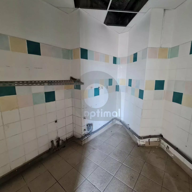 A LOUER : Local commercial 75 m² – Bord de mer de Menton