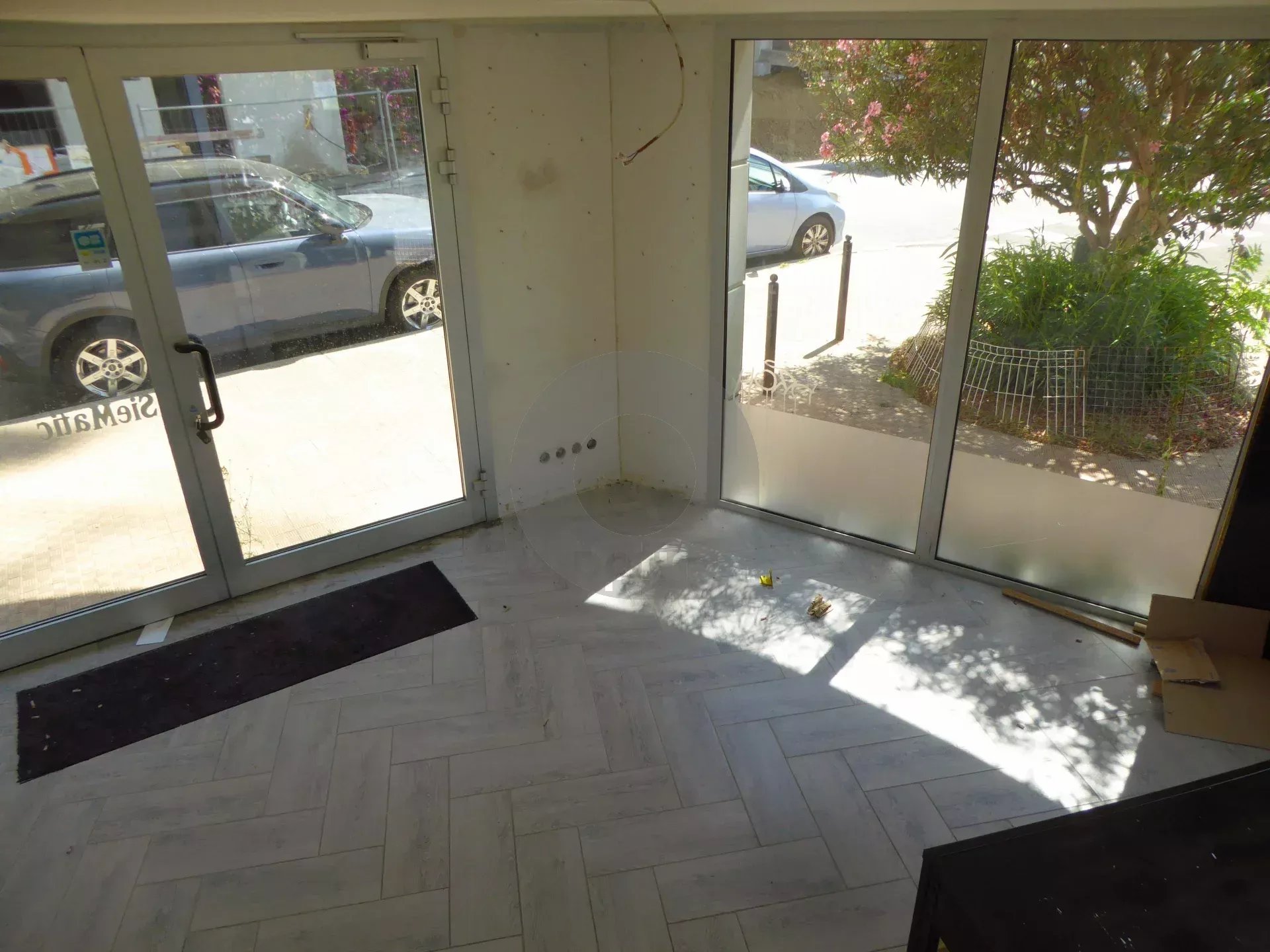 MENTON EXCLUSIVITE LOCAUX PROFESSIONNELS 212 M2