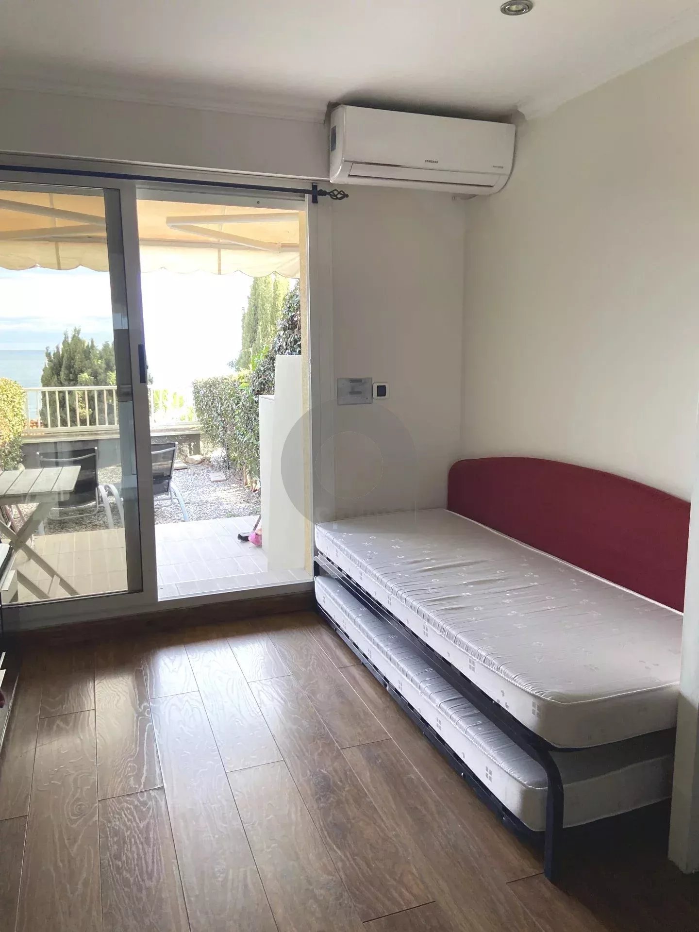 ROQUEBRUNE SECTEUR CABBE – STUDIO TERRASSE VUE MER – PISCINE