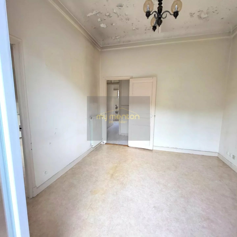 À vendre :  appartement 4 pièces à Menton idéal Famille ou Profession libérale