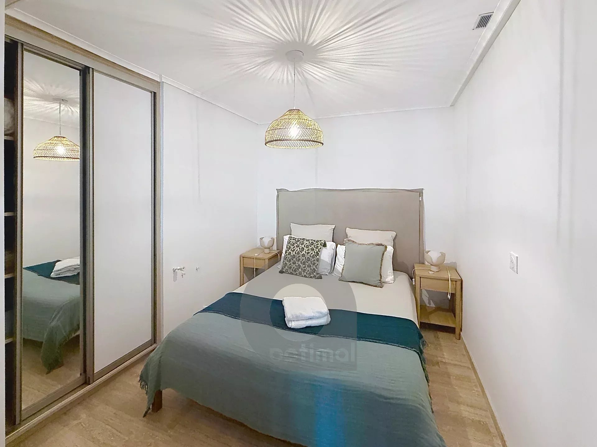 RCM Secteur Cap Martin – Résidence de Prestige – Magnifique 2 pièces en rez-de-jardin
