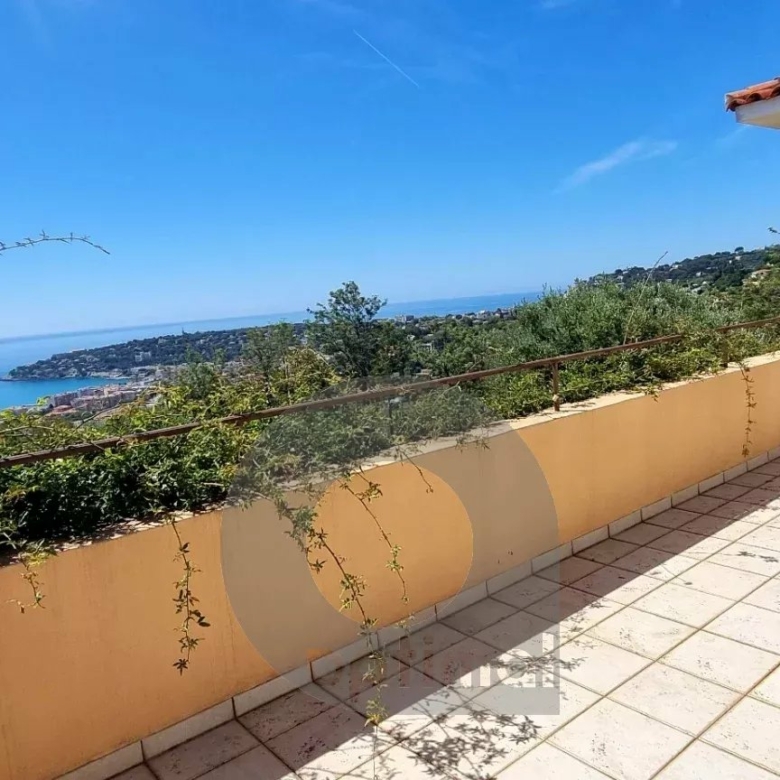 Menton – Propriété de caractère avec vue mer panoramique et permis purgé