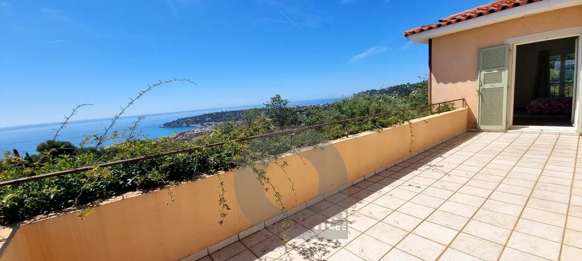 Menton – Propriété de caractère avec vue mer panoramique et permis purgé