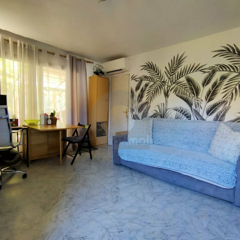 Menton T1 avec jardin au calme proche centre de Carnoles
