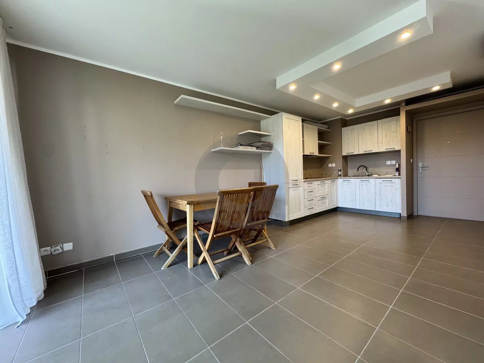 2 PIÈCES ROQUEBRUNE VUE MER JARDIN TERRASSE GARAGES