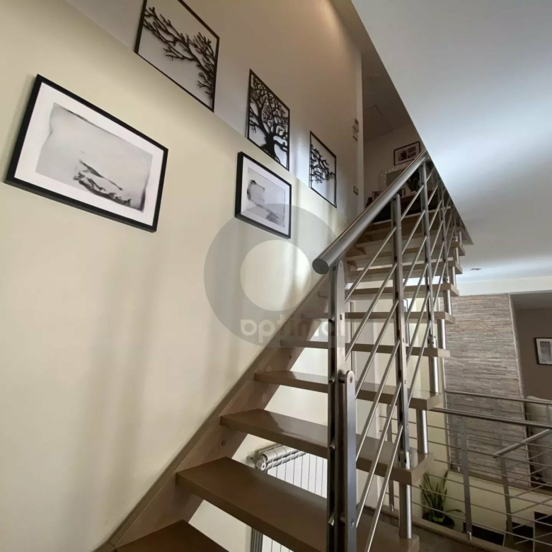 A VENDRE – BELLE MAISON AU CALME CADRE VERDOYANT