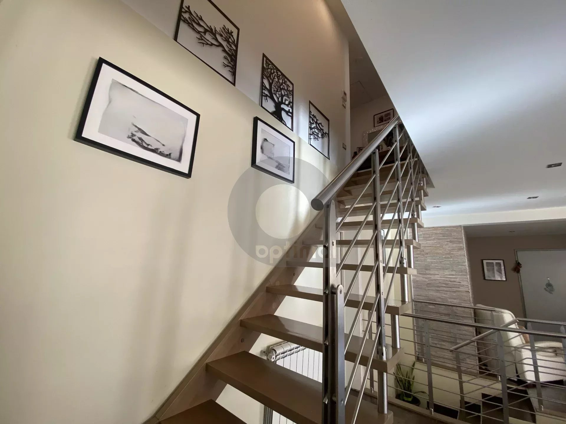 A VENDRE – BELLE MAISON AU CALME CADRE VERDOYANT
