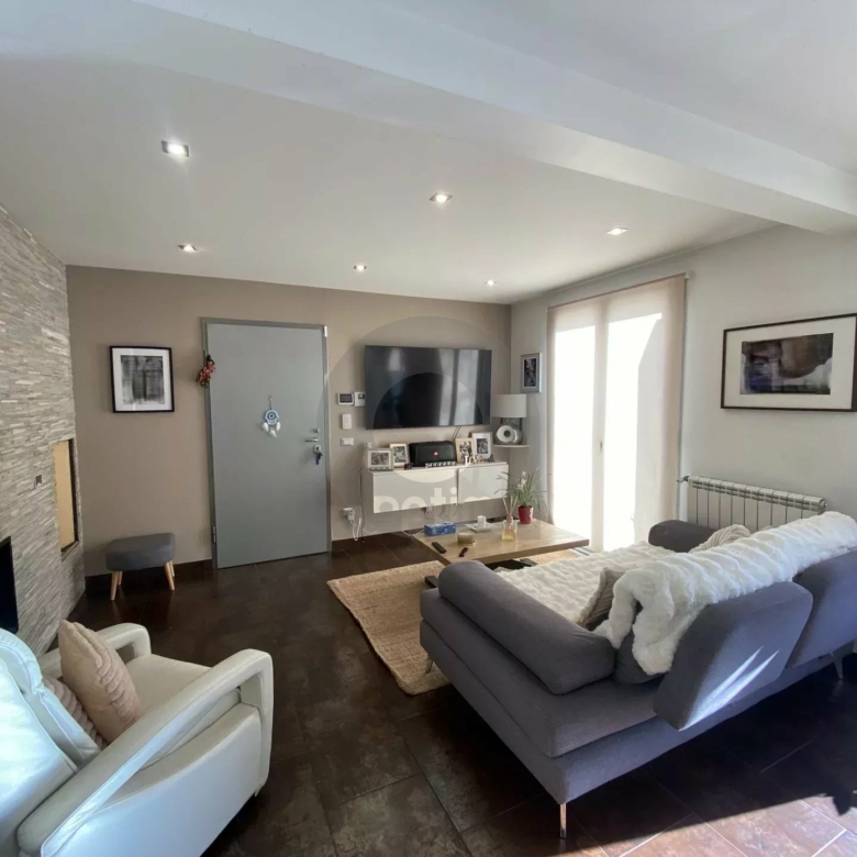 A VENDRE – BELLE MAISON AU CALME CADRE VERDOYANT