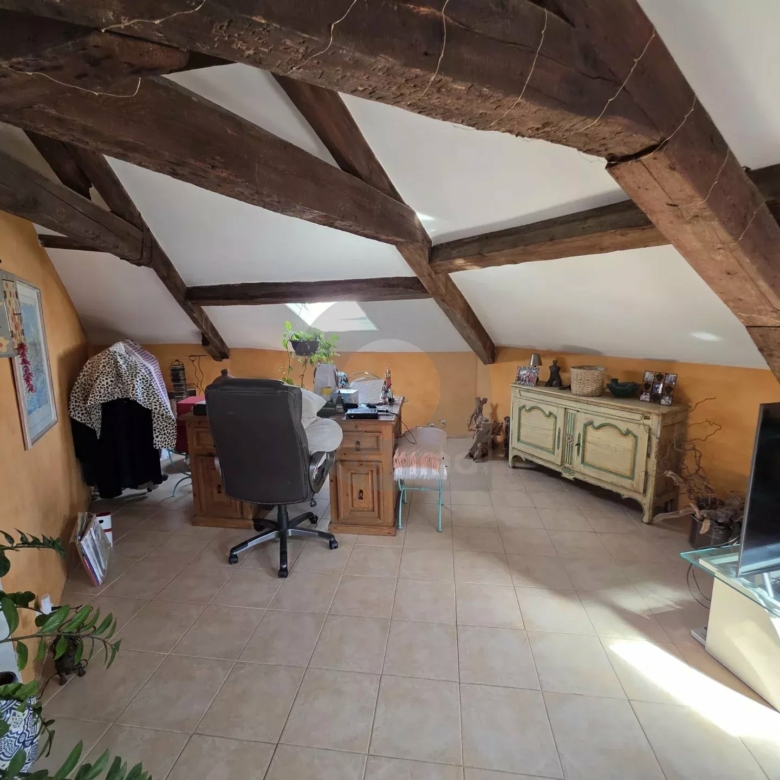 APPARTEMENT TROIS PIECES MENTON MAIRIE DERNIER ETAGE