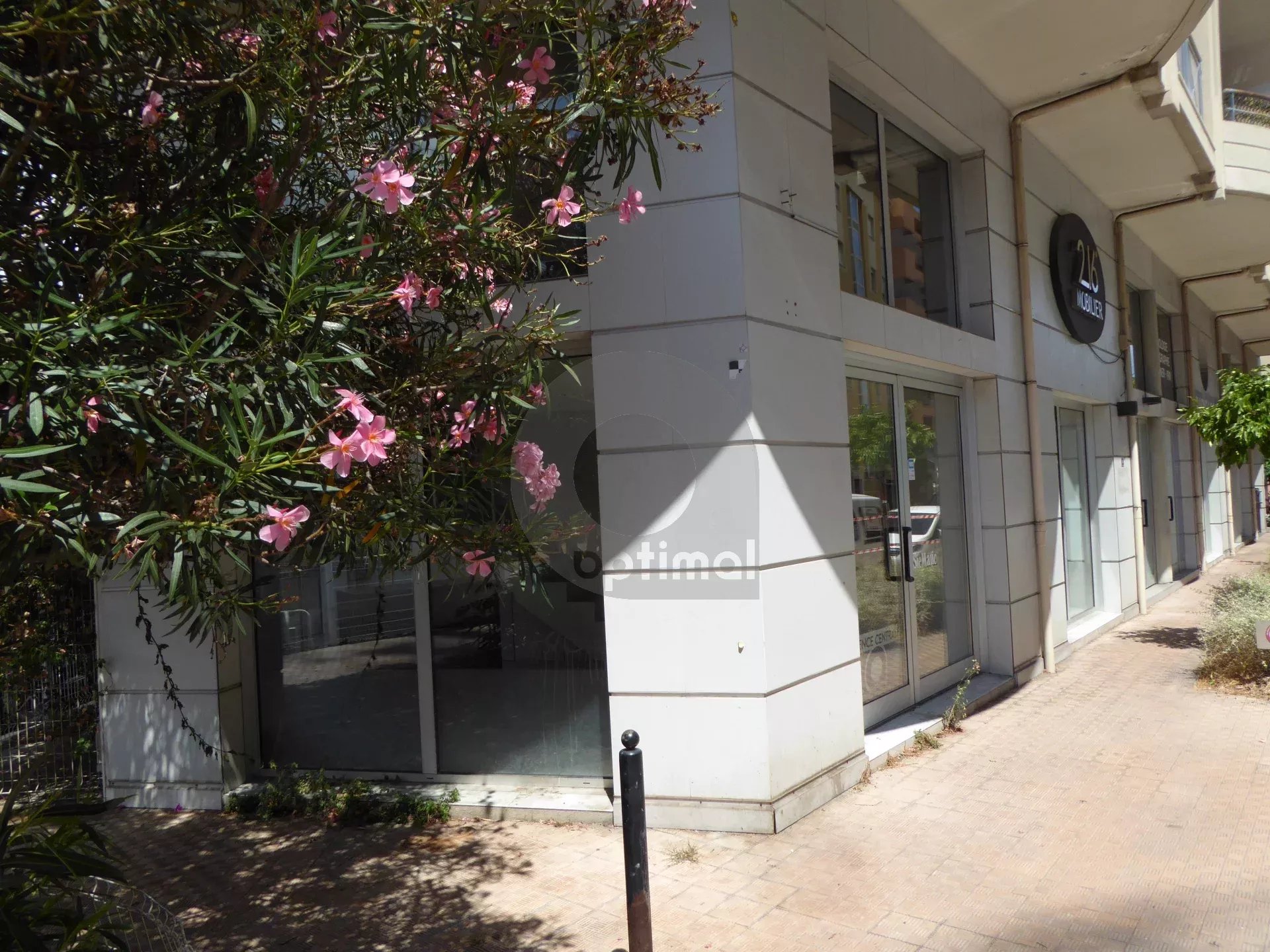 MENTON EXCLUSIVITE LOCAUX PROFESSIONNELS 212 M2