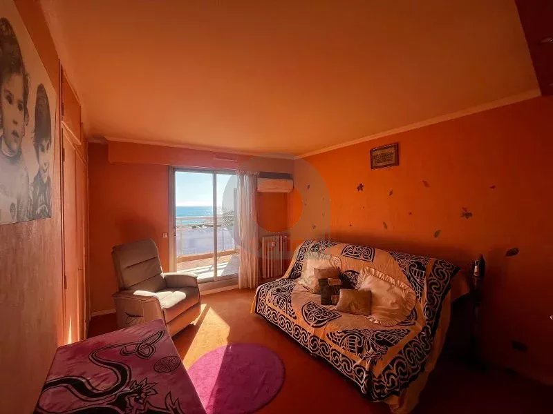 RARE – DERNIER ETAGE