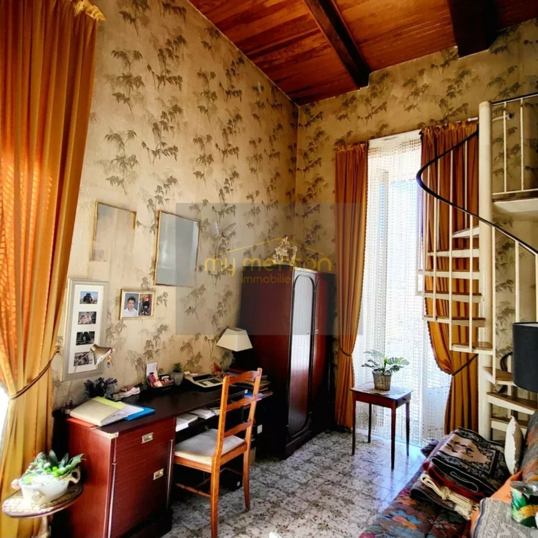 MENTON CENTRE ;  Appartement Bourgeois Front de mer