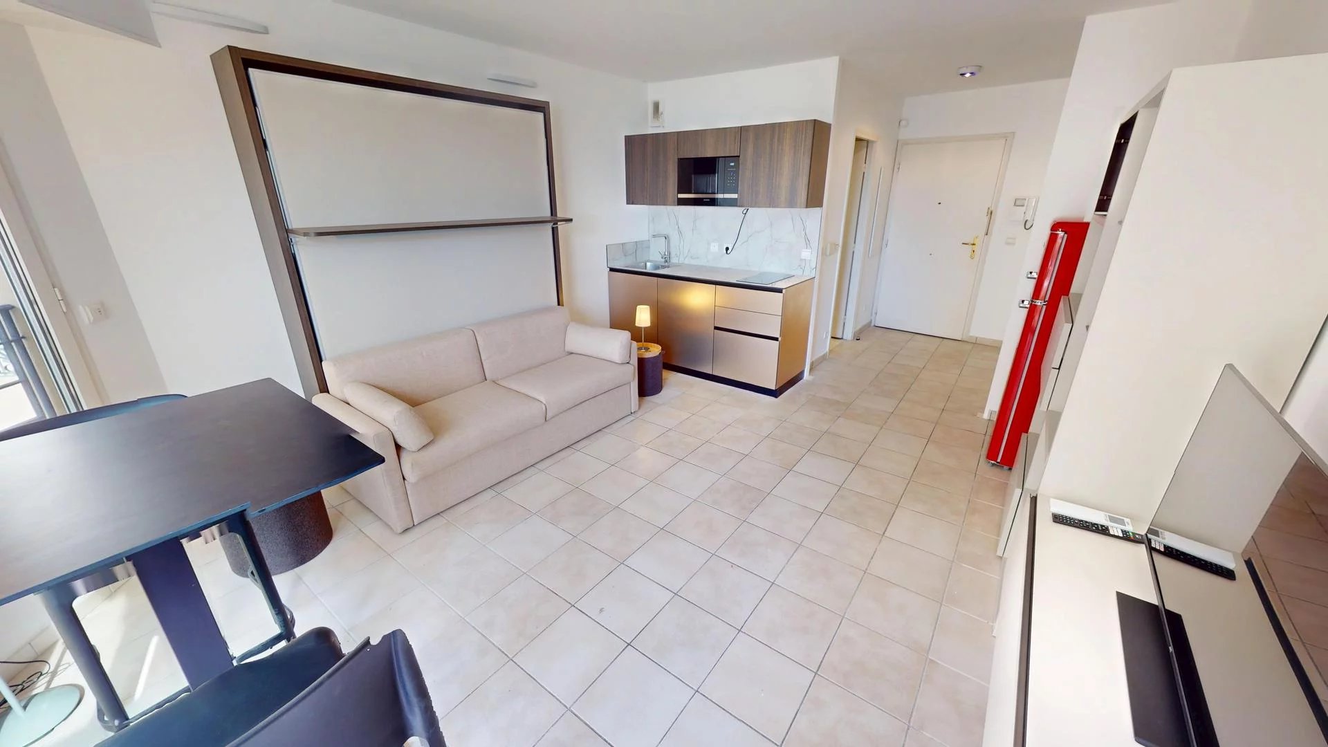 Magnifique studio avec balcon vue mer et garage plein centre de Menton