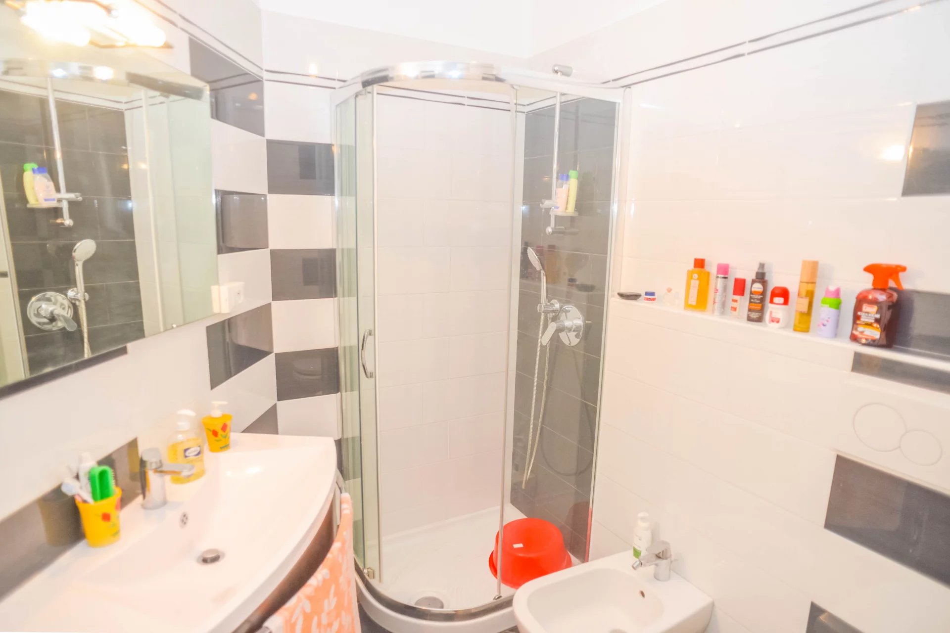 Menton – appartement trois pièces front de mer à Garavan