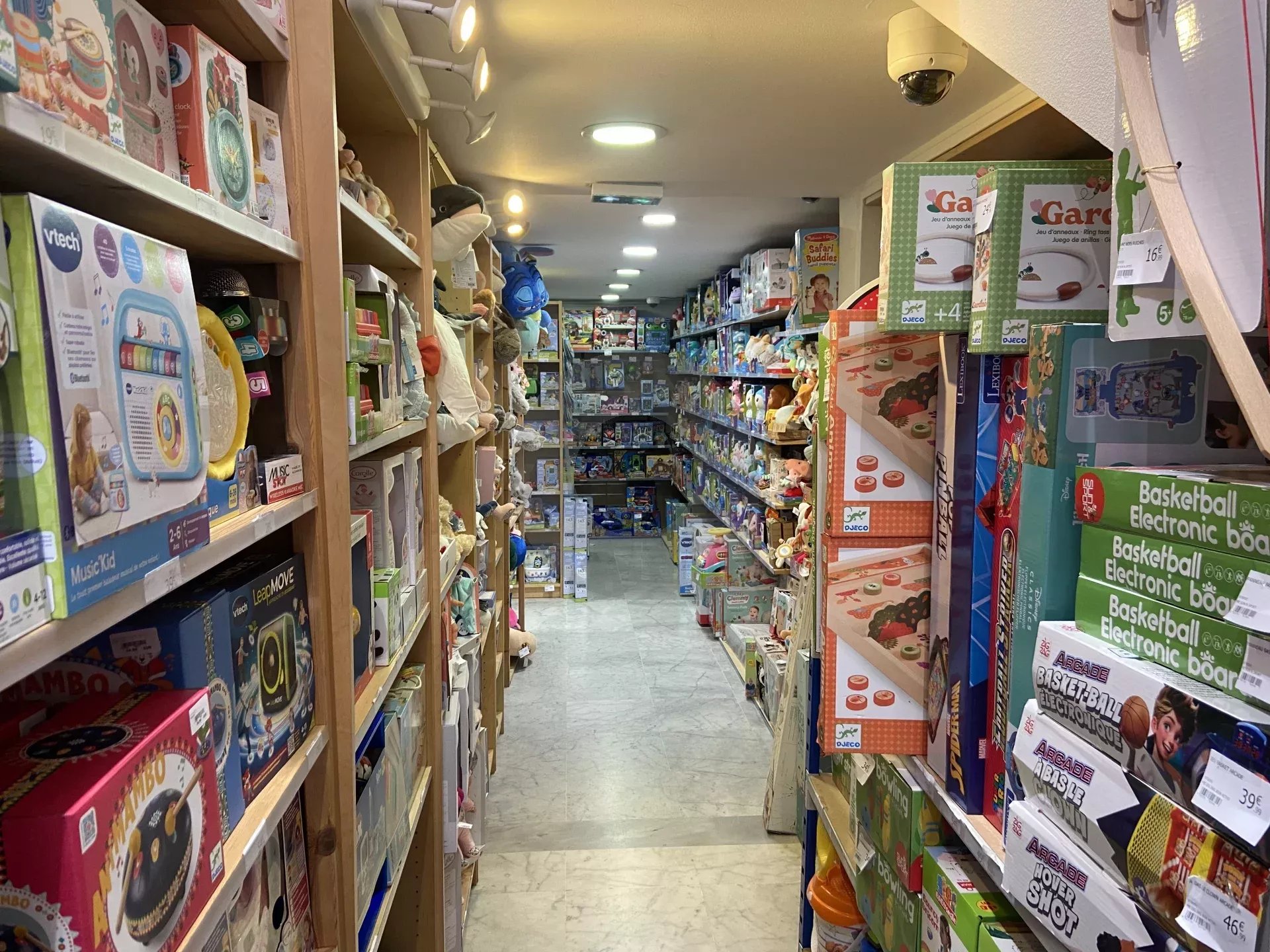 A VENDRE MENTON CARRE D’OR – FONDS DE COMMERCE JOUETS
