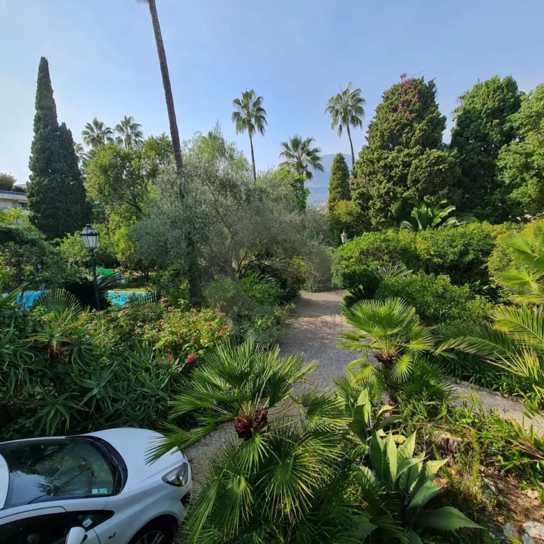 GRANDE VILLA ROQUEBRUNE CAP MARTIN PISCINE POOL HOUSE