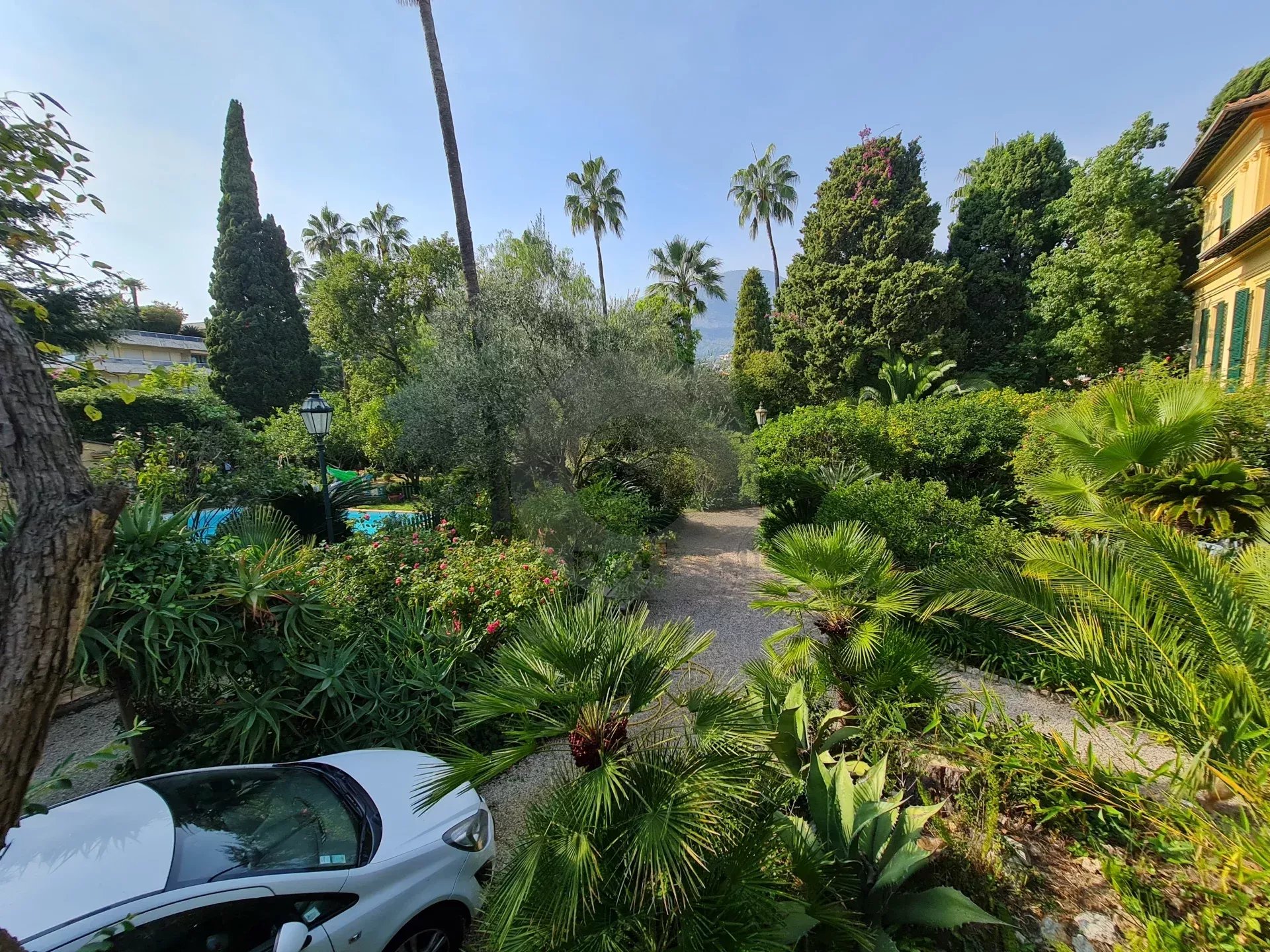 GRANDE VILLA ROQUEBRUNE CAP MARTIN PISCINE POOL HOUSE