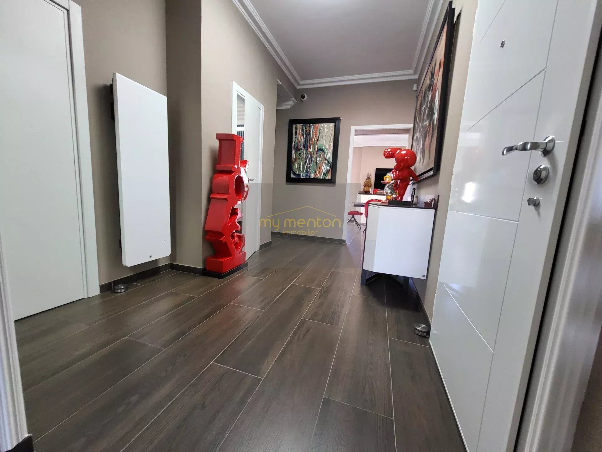 Appartement d’exception – Dernier étage, balcons et vue mer – Menton Centre