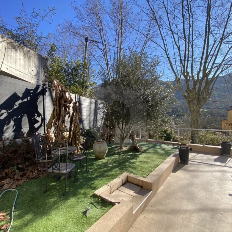 A VENDRE – BELLE MAISON AU CALME CADRE VERDOYANT