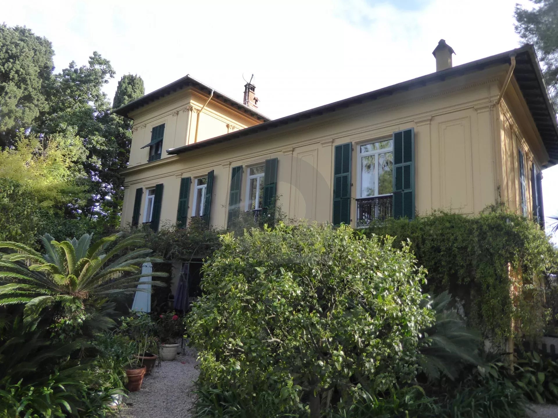 GRANDE VILLA ROQUEBRUNE CAP MARTIN PISCINE POOL HOUSE