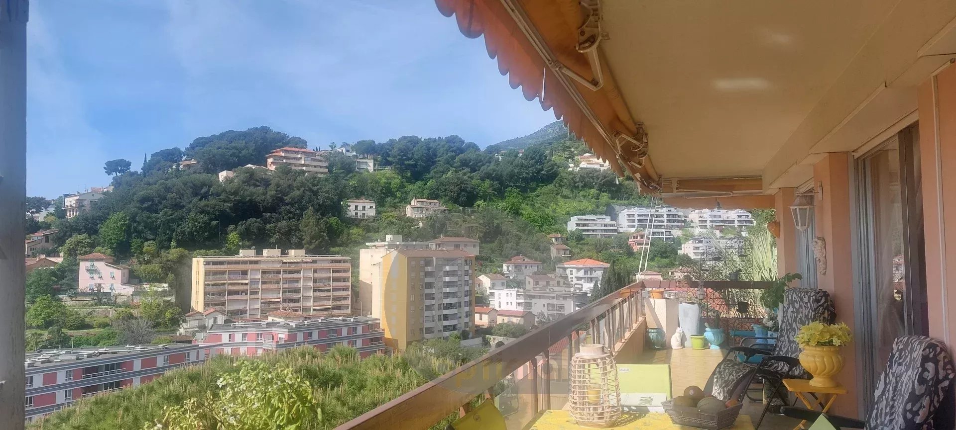 MENTON LIMITE CARNOLES