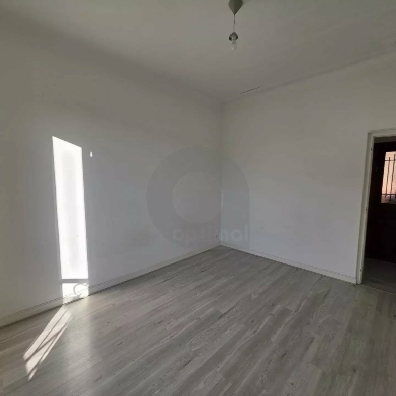 GRAND APPARTEMENT DE CINQ PIECES MENTON PROCHE CENTRE VILLE