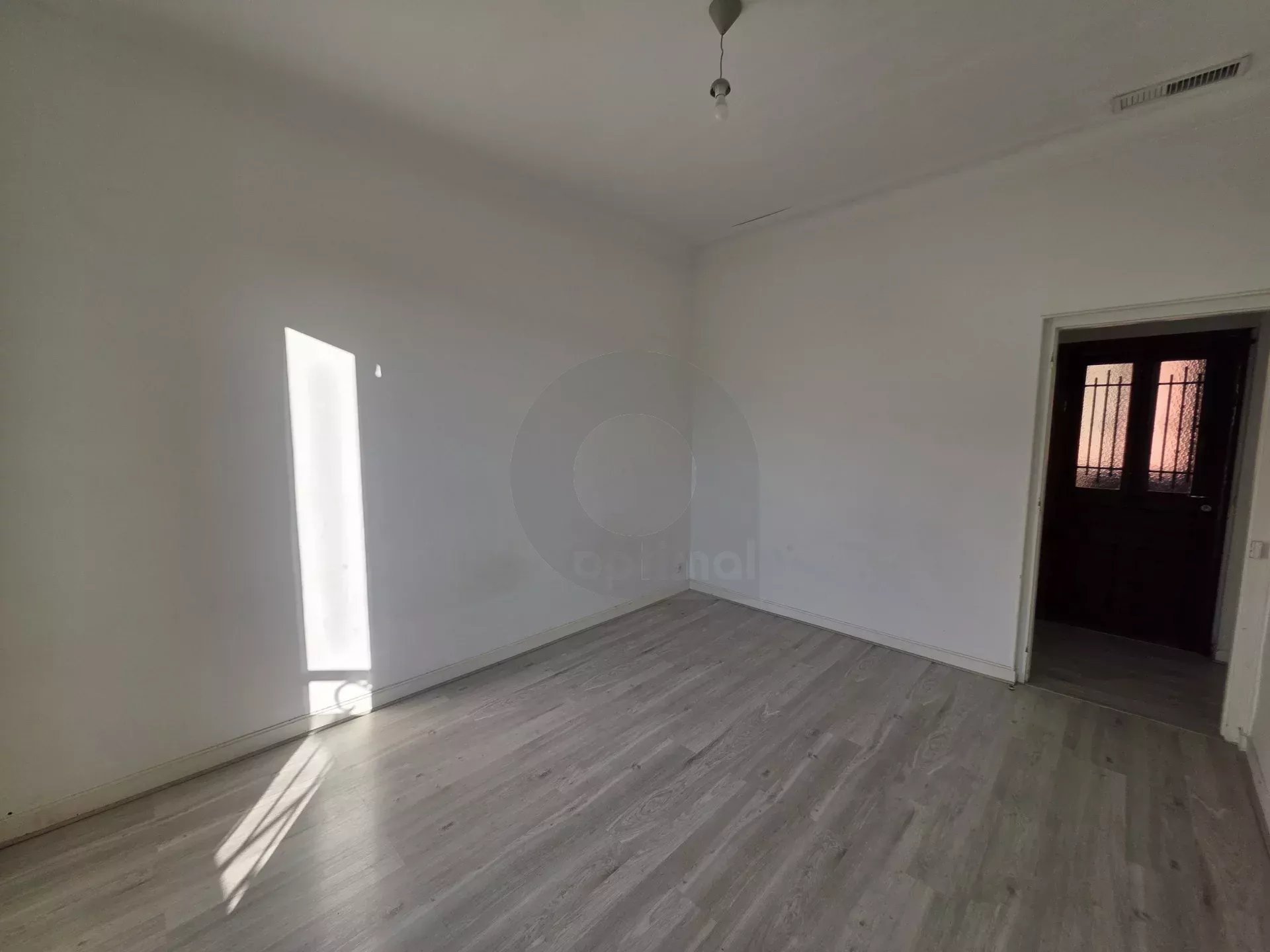 GRAND APPARTEMENT DE CINQ PIECES MENTON PROCHE CENTRE VILLE