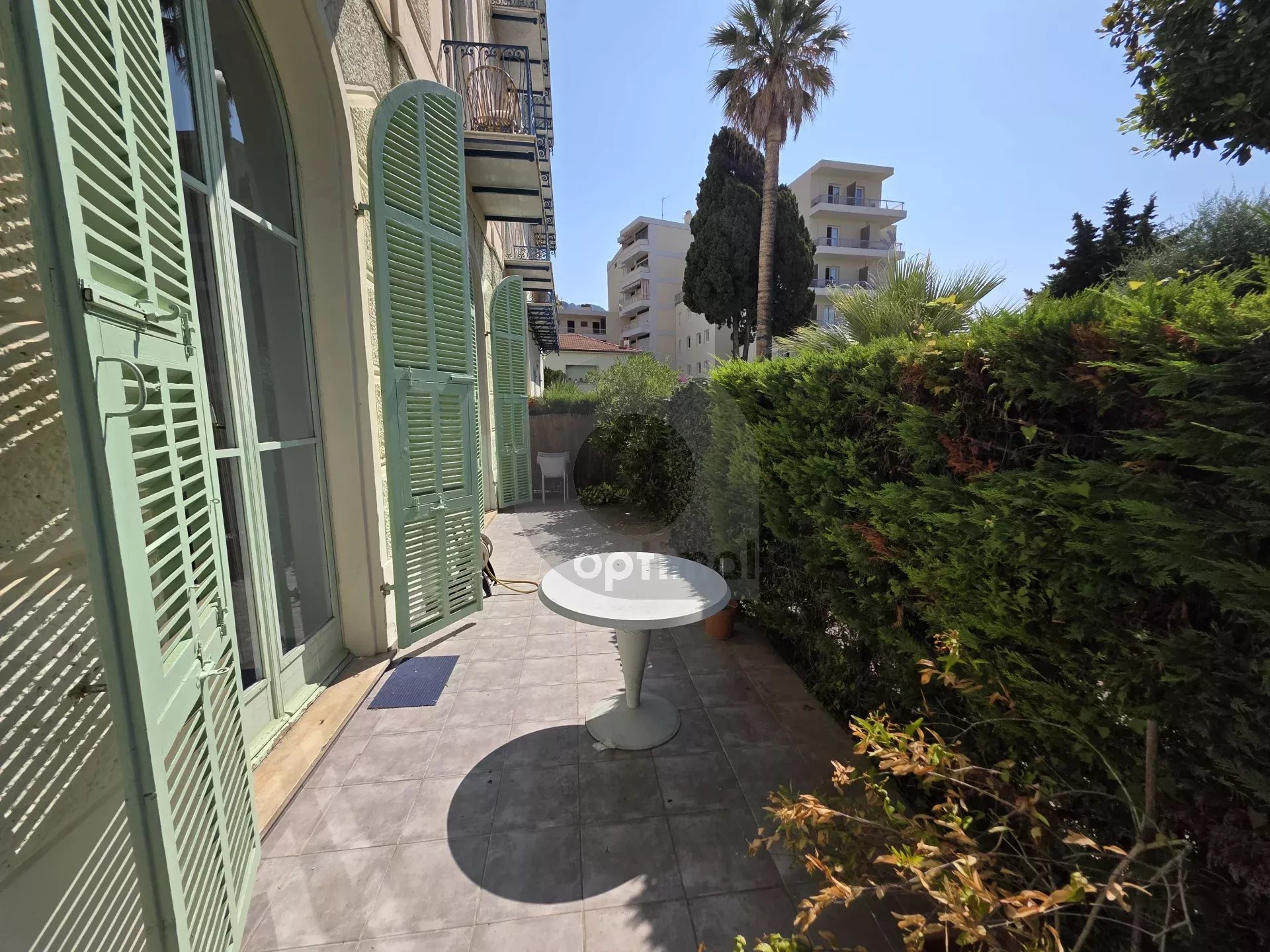 APPARTEMENT BOURGEOIS ORIGINAL MENTON GARAVAN GARAGE