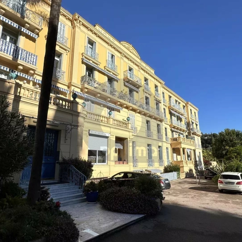 MENTON QUARTIER RIVIERA: VENTE DE LA NUE-PROPRIETE D’UN TRES BEL APPARTEMENT AVEC PARKING