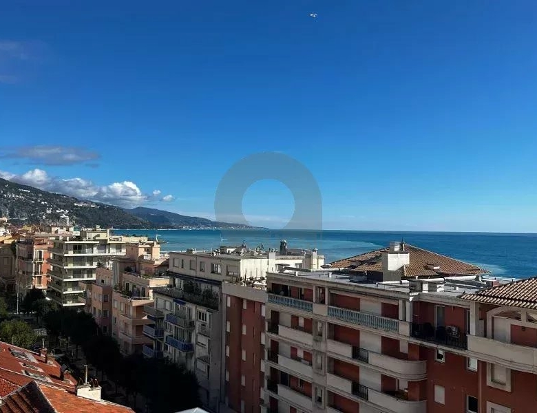 RARE – DERNIER ETAGE