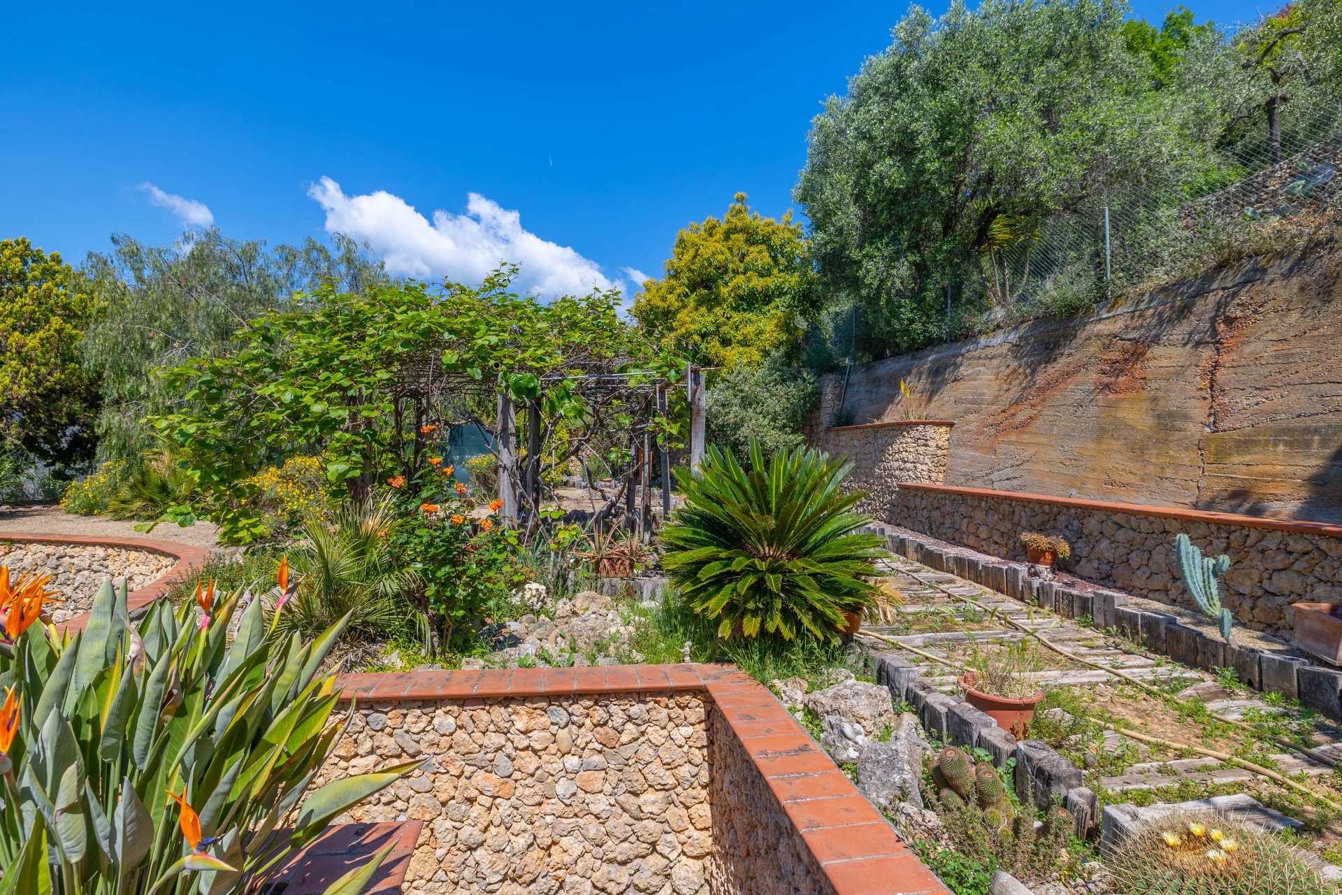 Charmante villa à San Lorenzo avec vue panoramique sur la mer et les montagnes