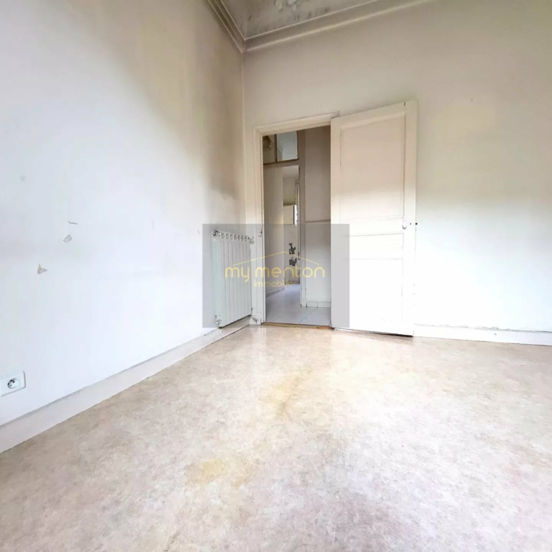 À vendre :  appartement 4 pièces à Menton idéal Famille ou Profession libérale