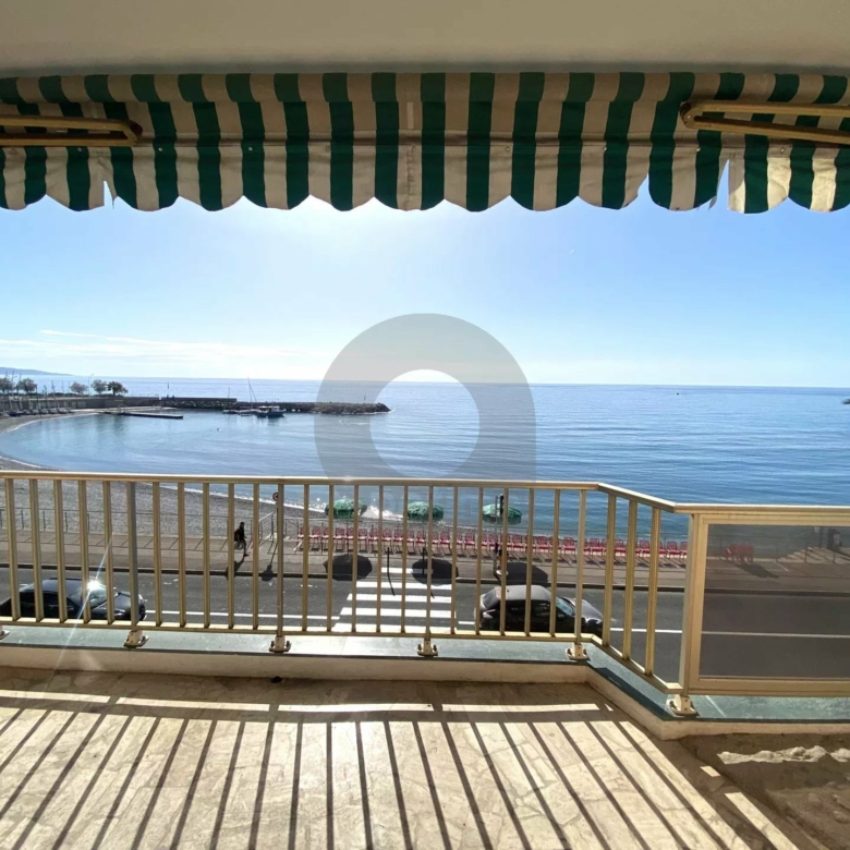 FRONT DE MER 2P 43M2 AVEC TERRASSE 12M2 CAVE