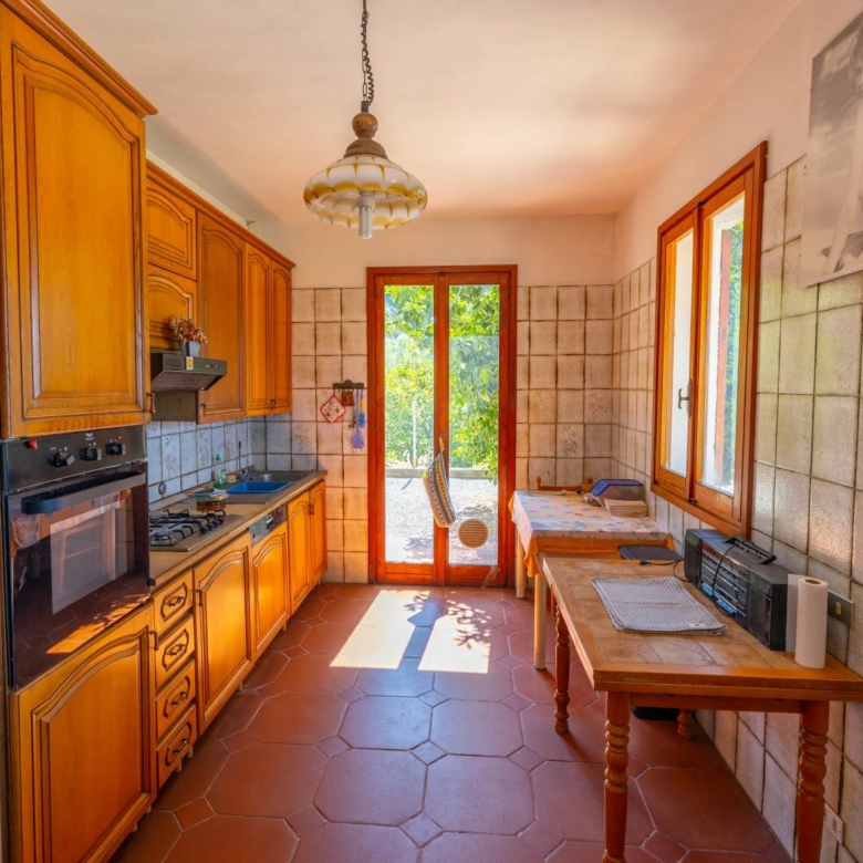 Charmante villa à San Lorenzo avec vue panoramique sur la mer et les montagnes