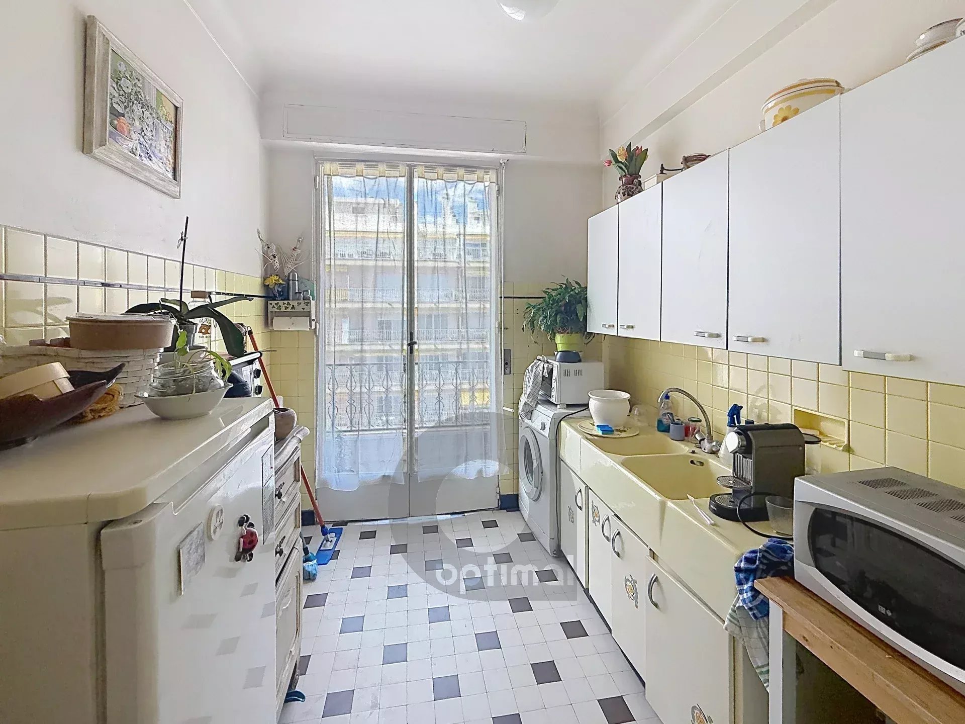 Menton centre-ville – Grand studio avec terrasse – Cave