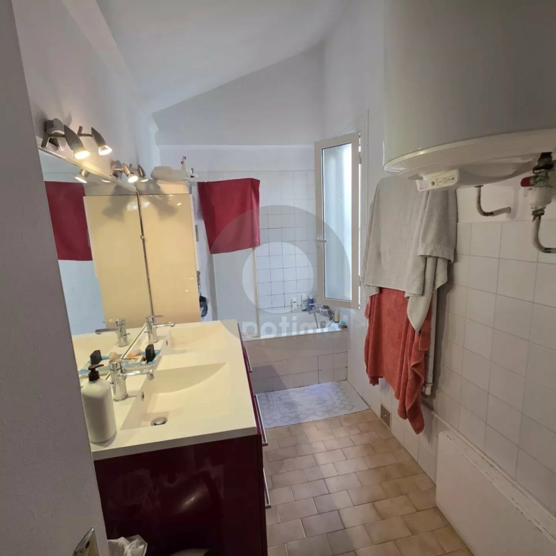 APPARTEMENT TROIS PIECES MENTON MAIRIE DERNIER ETAGE