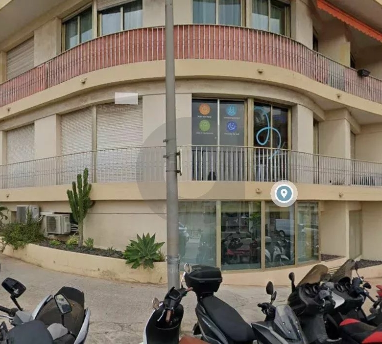 Menton secteur gare sncf : à louer local commercial en rdc