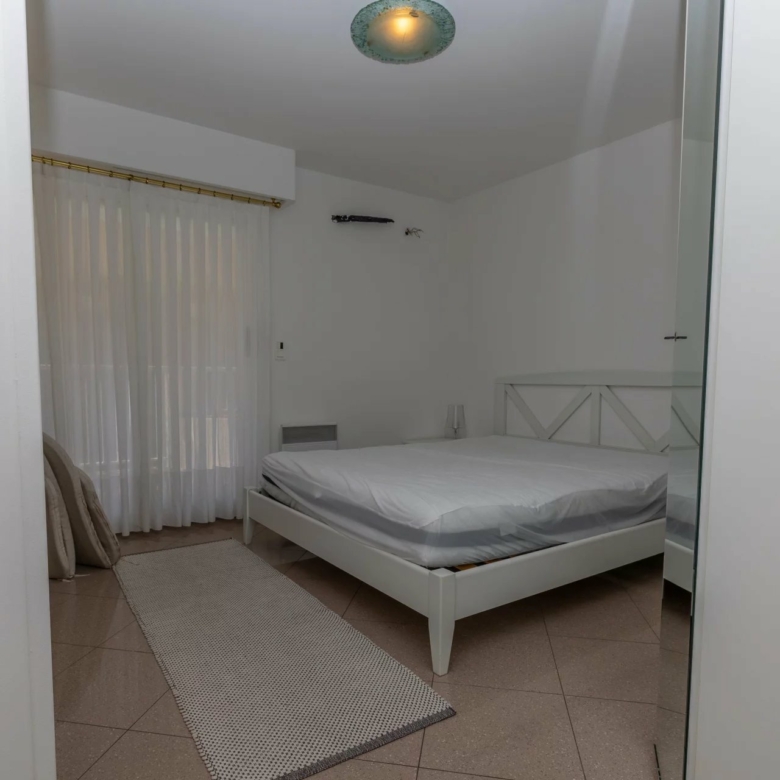ROQUEBRUNE CAP-MARTIN – APPARTEMENT TROIS PIECES AVEC GRANDE TERRASSE, DEPENDANCE, CAVE ET PARKING