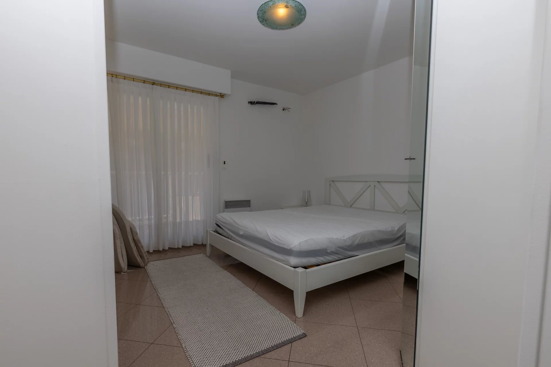 ROQUEBRUNE CAP-MARTIN – APPARTEMENT TROIS PIECES AVEC GRANDE TERRASSE, DEPENDANCE, CAVE ET PARKING
