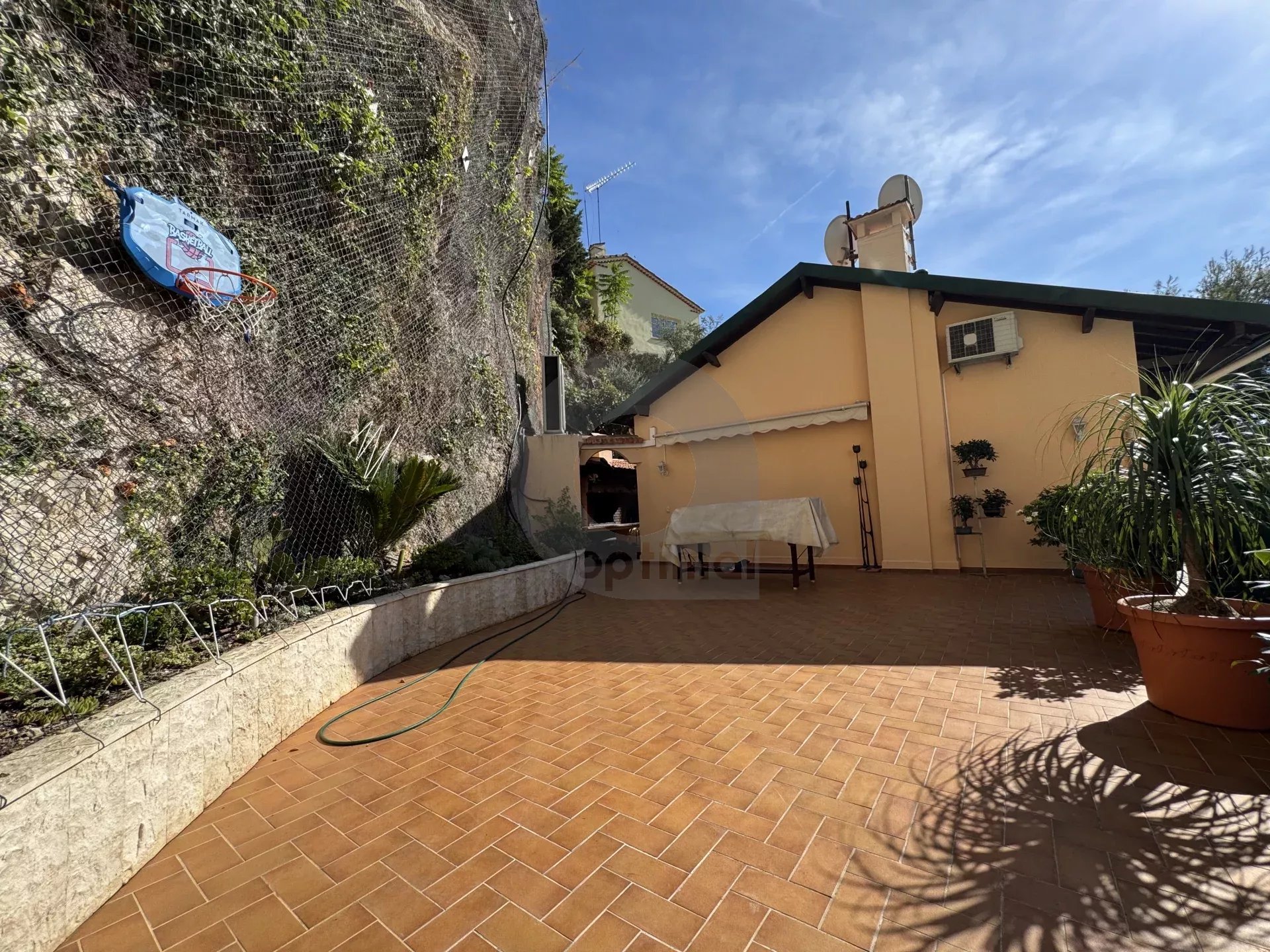 VILLA ROQUEBRUNE VUE MER EXCELLENT ÉTAT TERRASSE JARDIN GARAGE