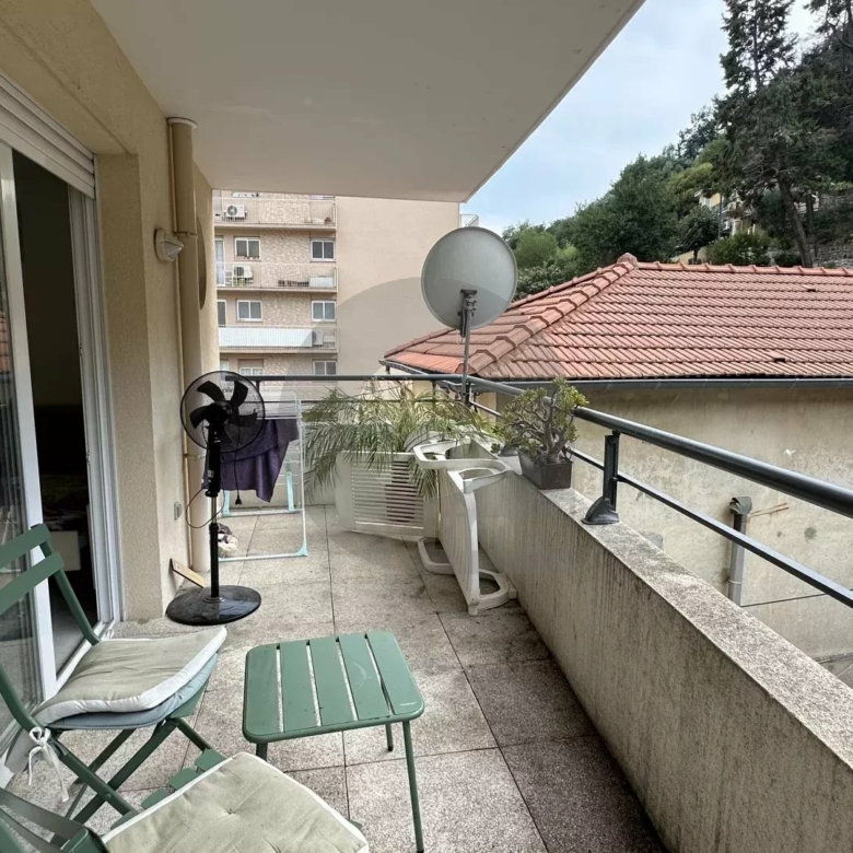 MENTON BORRIGO: AGREABLE STUDIO AVEC BALCON
