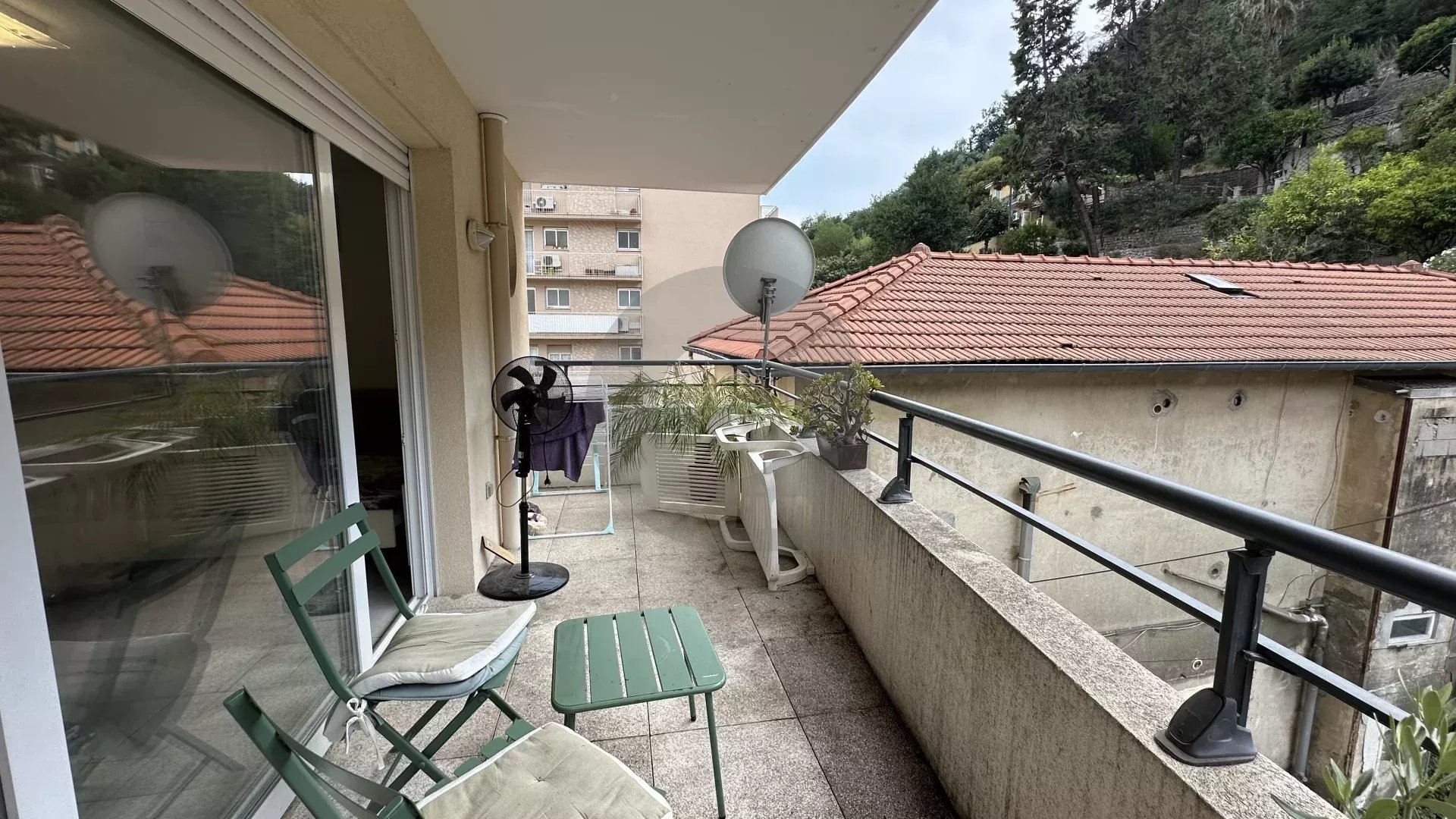 MENTON BORRIGO: AGREABLE STUDIO AVEC BALCON