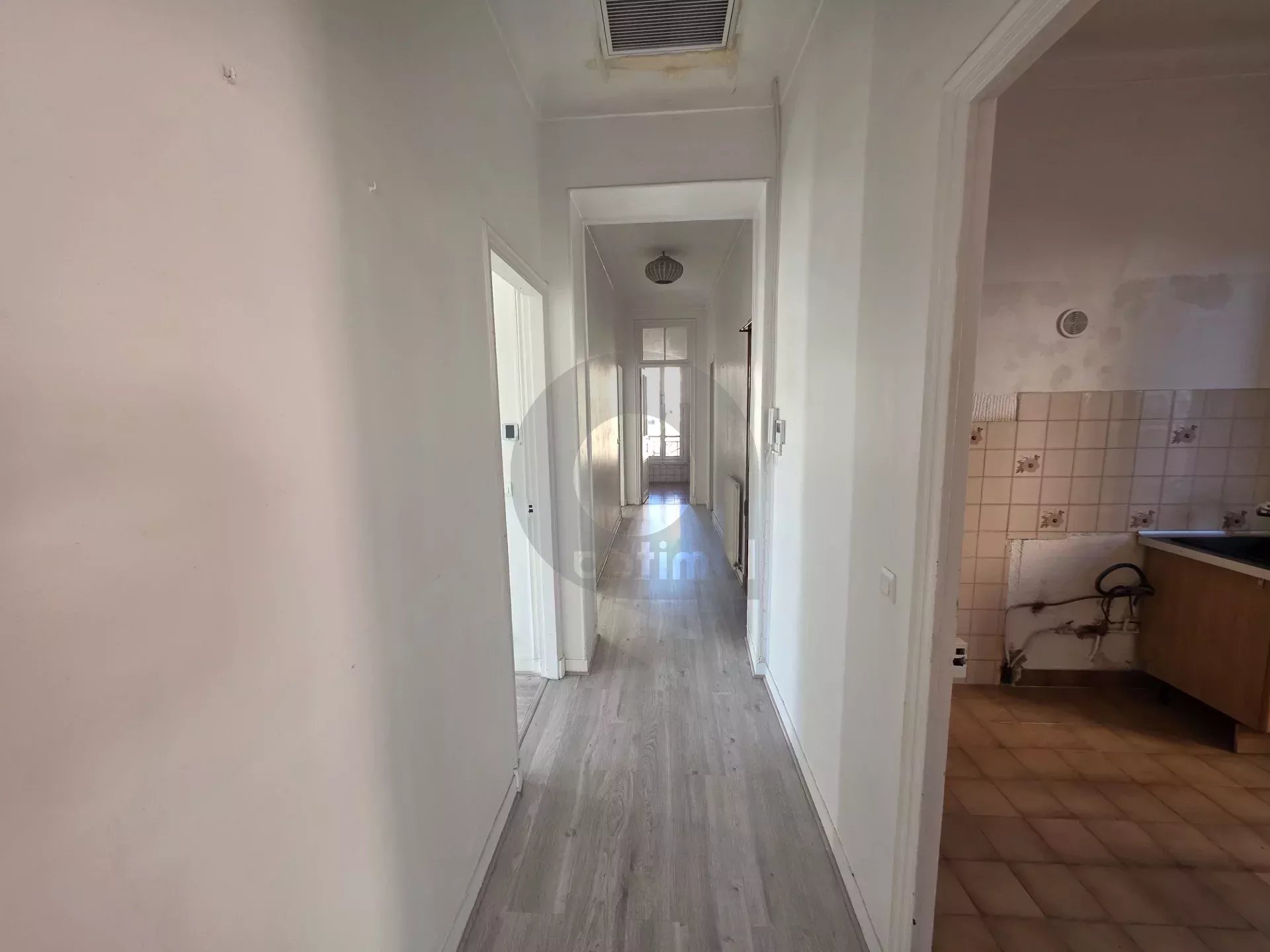 GRAND APPARTEMENT DE CINQ PIECES MENTON PROCHE CENTRE VILLE