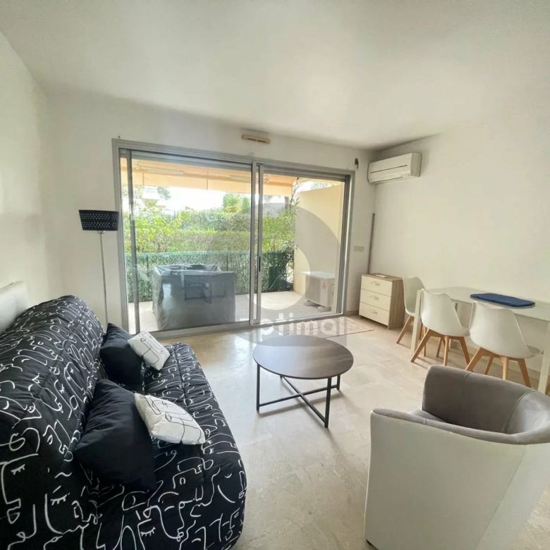 RCM PLATEAU DU CAP : A LOUER STUDIO MEUBLE – TERRASSE – GARAGE – CAVE