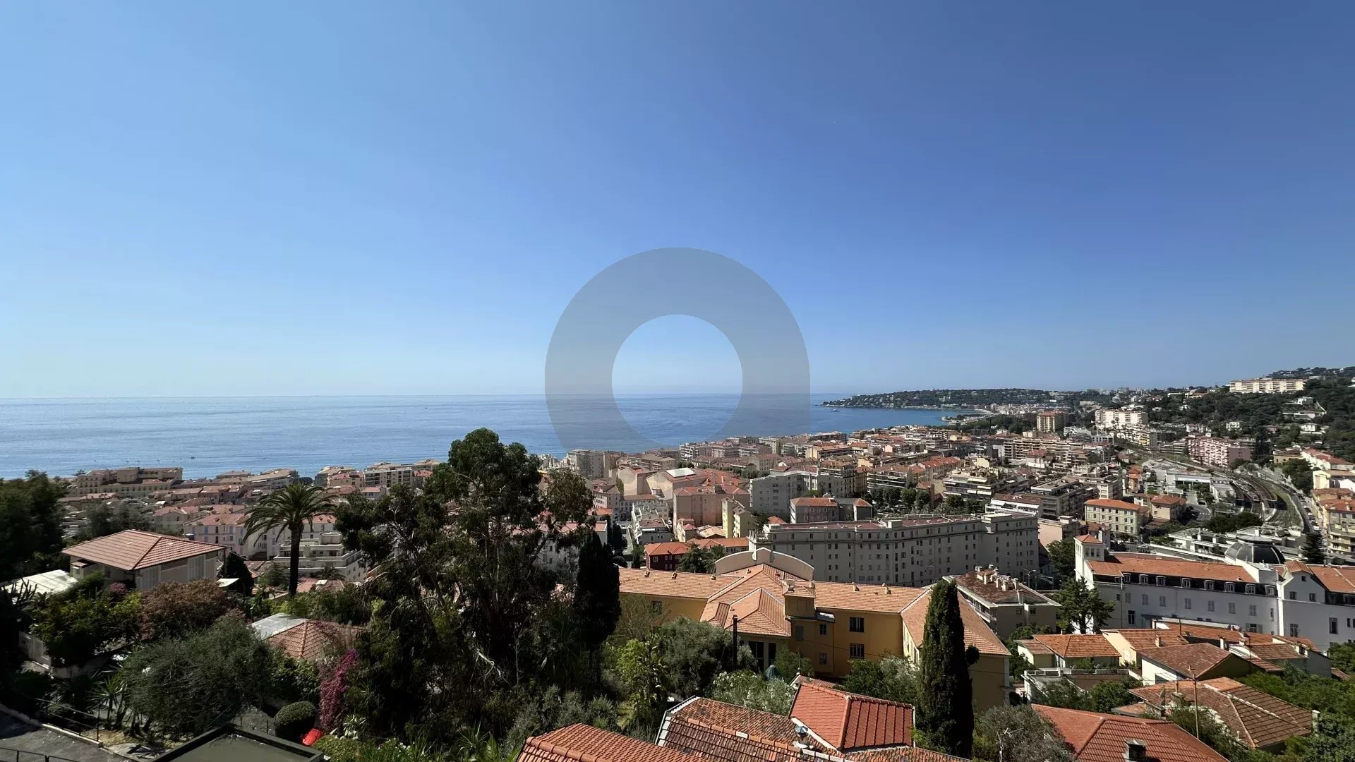 MENTON – TERRES CHAUDES: APPARTEMENT 2P AVEC VUE MER PANORAMIQUE –  GARAGE et CAVE